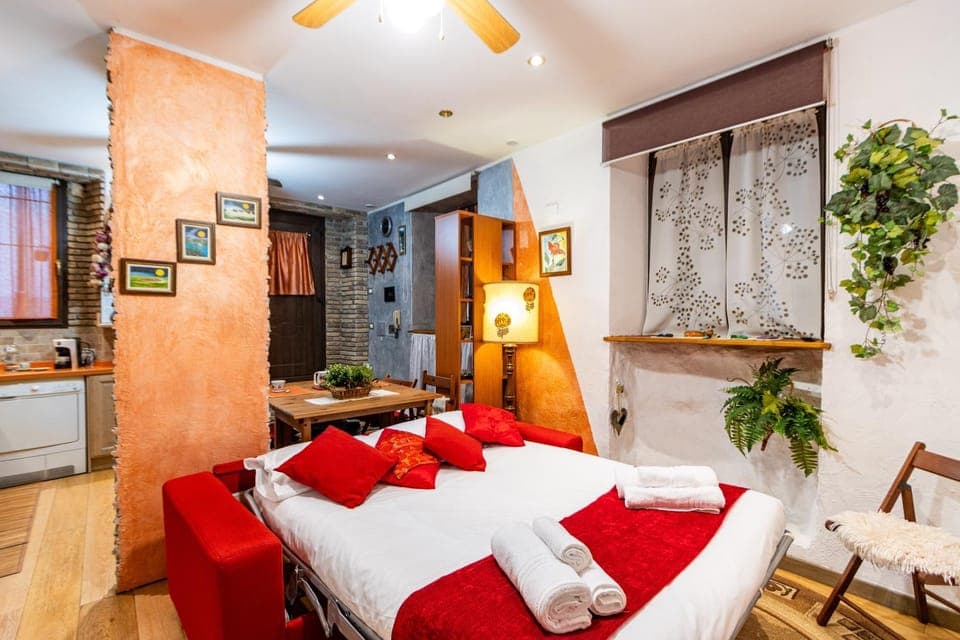 Bed, Living room, Bedroom