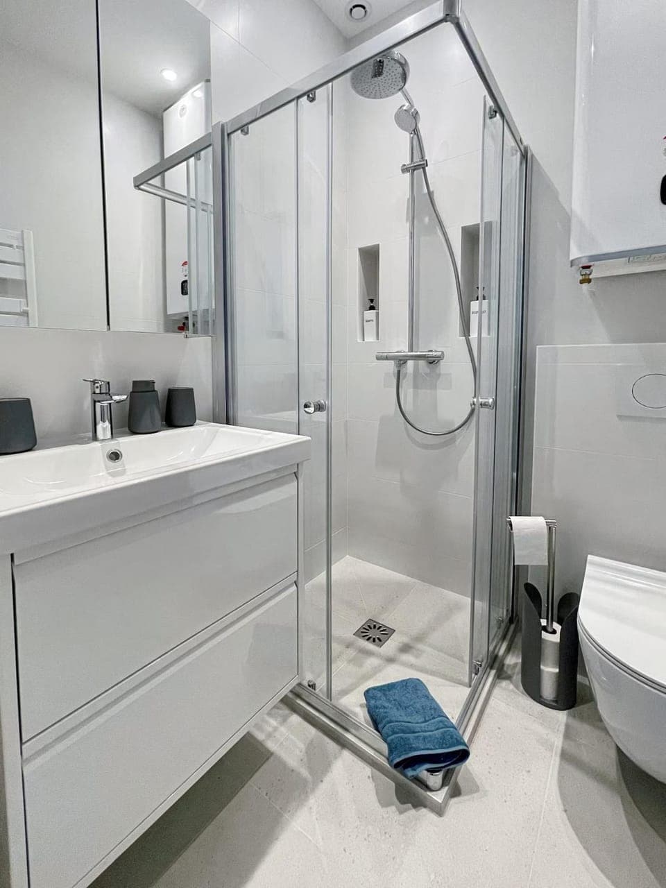 Shower, Toilet, Bathroom