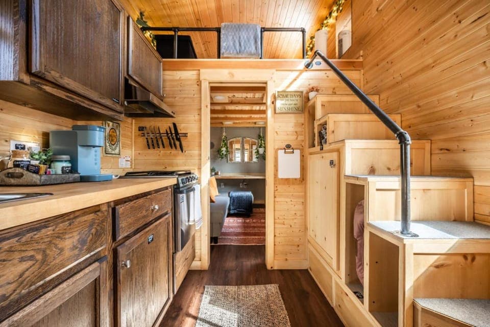 Kitchen or kitchenette, pet friendly, stove