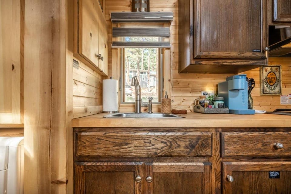 Coffee/tea facilities, Kitchen or kitchenette