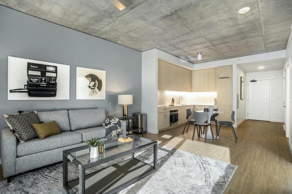 Landing at Willow Glen Lofts - 2 Bedrooms in Willow Springs Apartment in Chicago