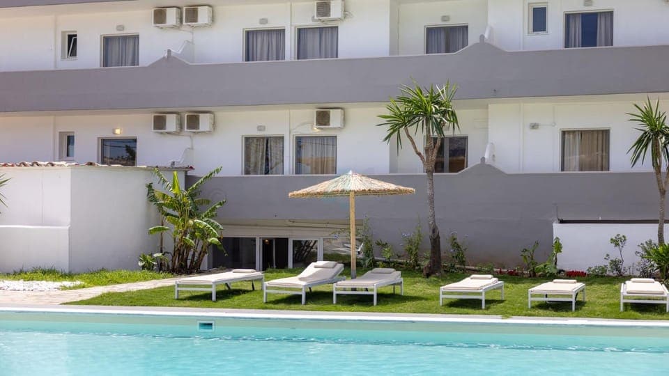 Day, Pool view, Swimming pool, Swimming pool, sunbed