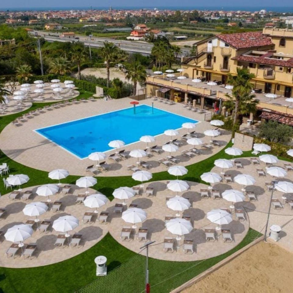 Property building, Swimming pool