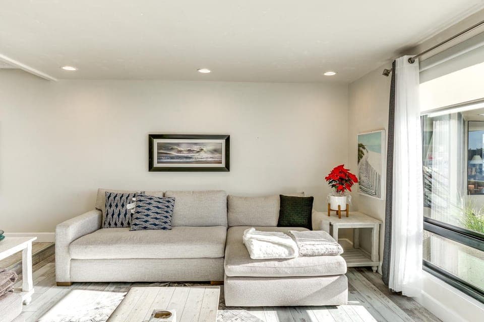 Waterfront Condo w/ Dock Access in Carlsbad! House in Carlsbad