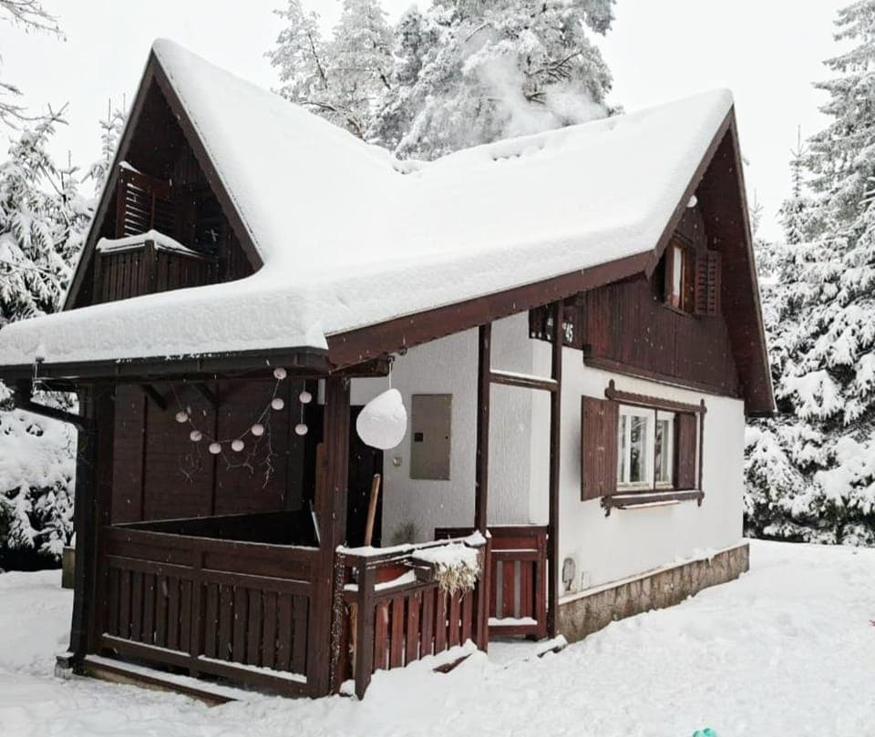 Property building, Day, Winter