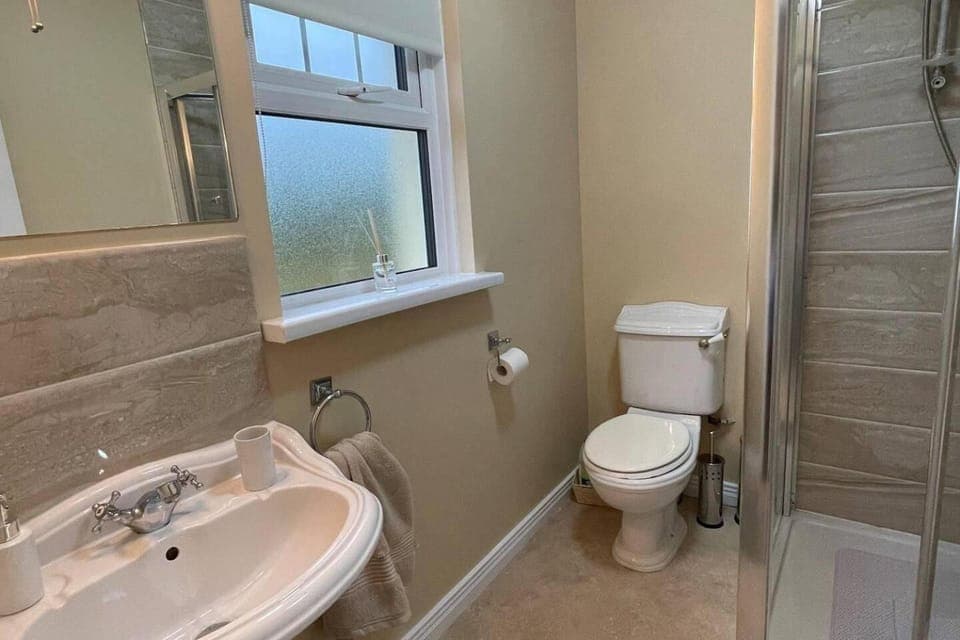 4Bedroom House-Letterkenny-PrivateGarden-Sleeps 7 House in Letterkenny