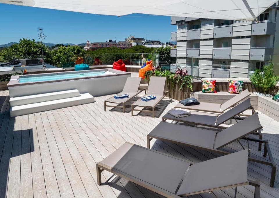 Hot Tub, Solarium, sunbed