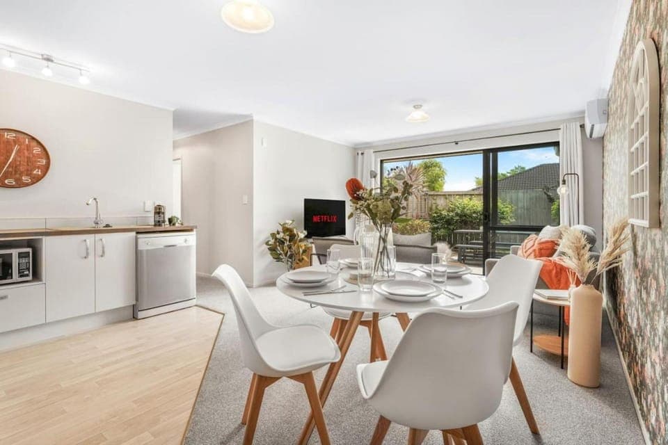 TV and multimedia, Seating area