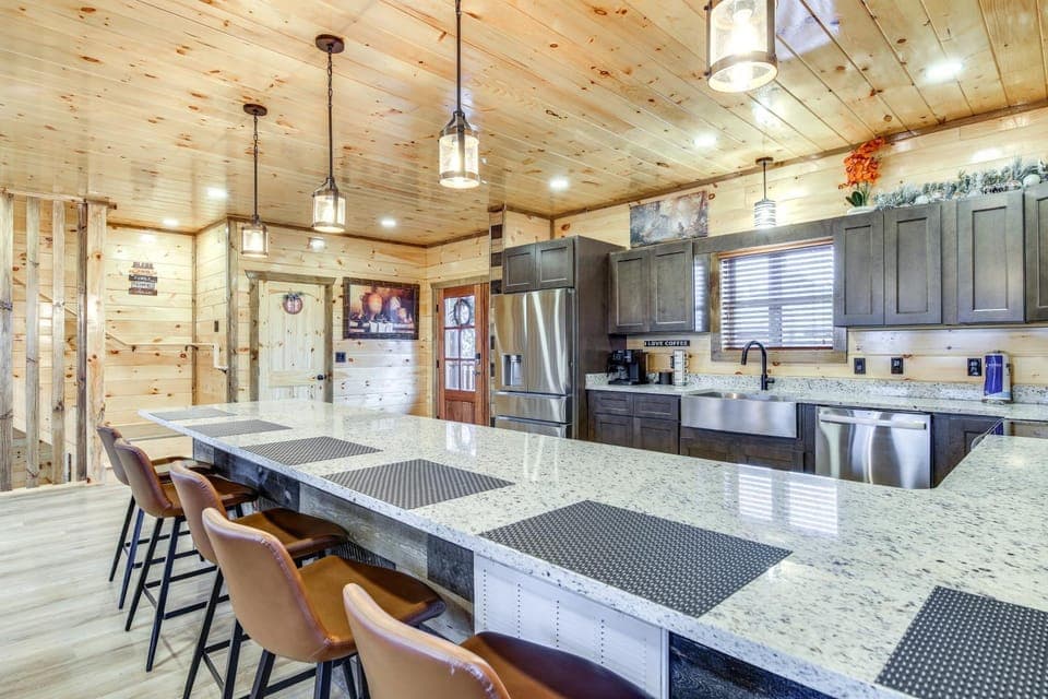 Hot Tub & Spectacular Views: Sevierville Cabin Cabin in Sevierville