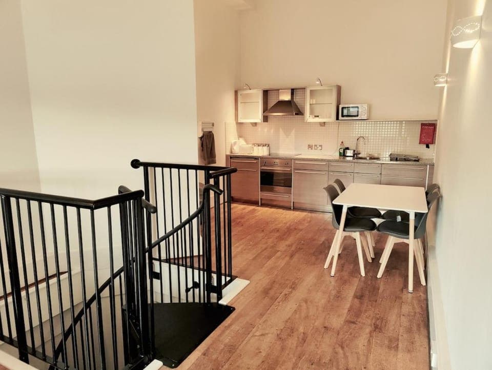 Toilet, Bathroom, Coffee/tea facilities, View (from property/room), Balcony/Terrace, Kitchen or kitchenette, Living room, Seating area, Dining area, City view, Street view, Parking, ATM, heating, internet, oven, toaster, elevator