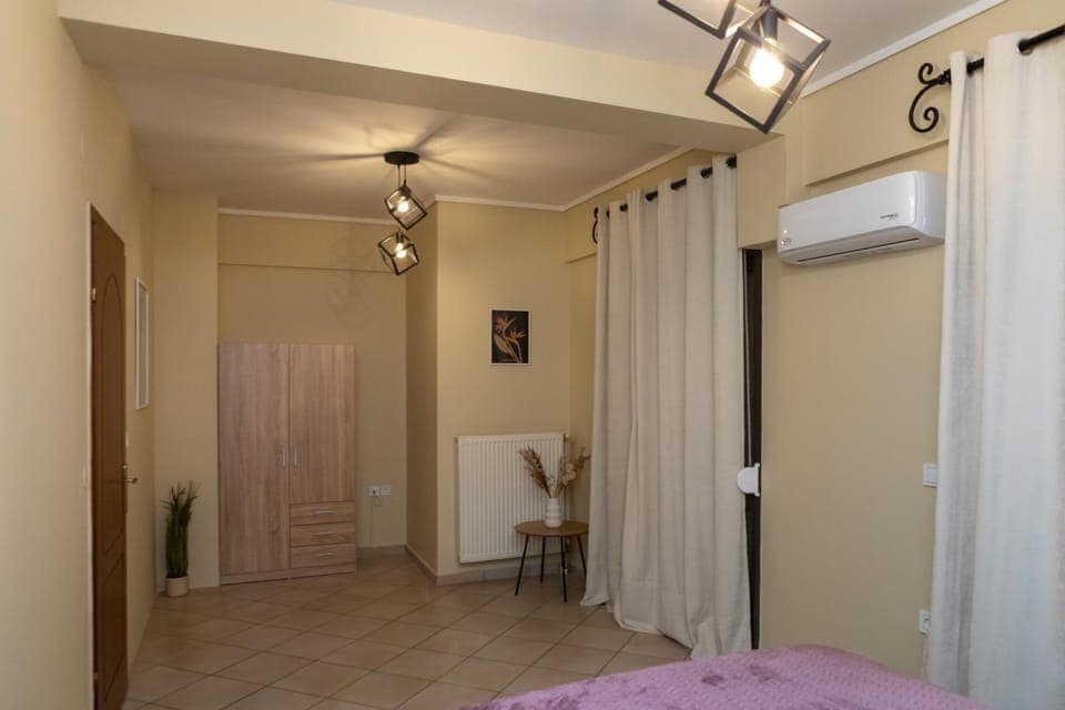 Bed, Bedroom, wardrobe, air conditioner