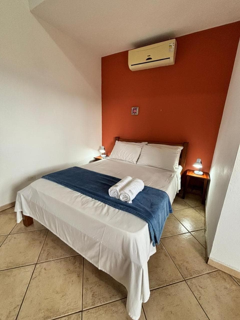 Bed, Bedroom, towels, air conditioner