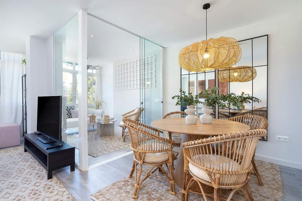 TV and multimedia, Living room, Seating area, Dining area