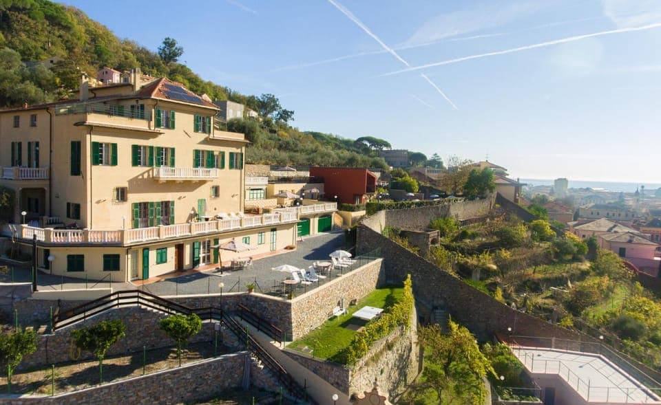 Property building, Natural landscape, Location