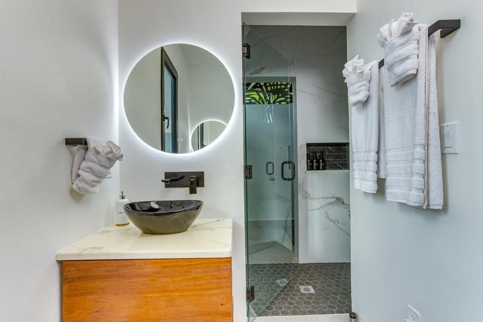 Shower, Bathroom, towels