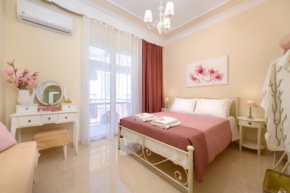 Bed, Photo of the whole room, Bedroom, towels, air conditioner