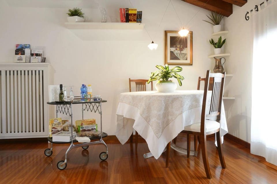 Dining area, Breakfast