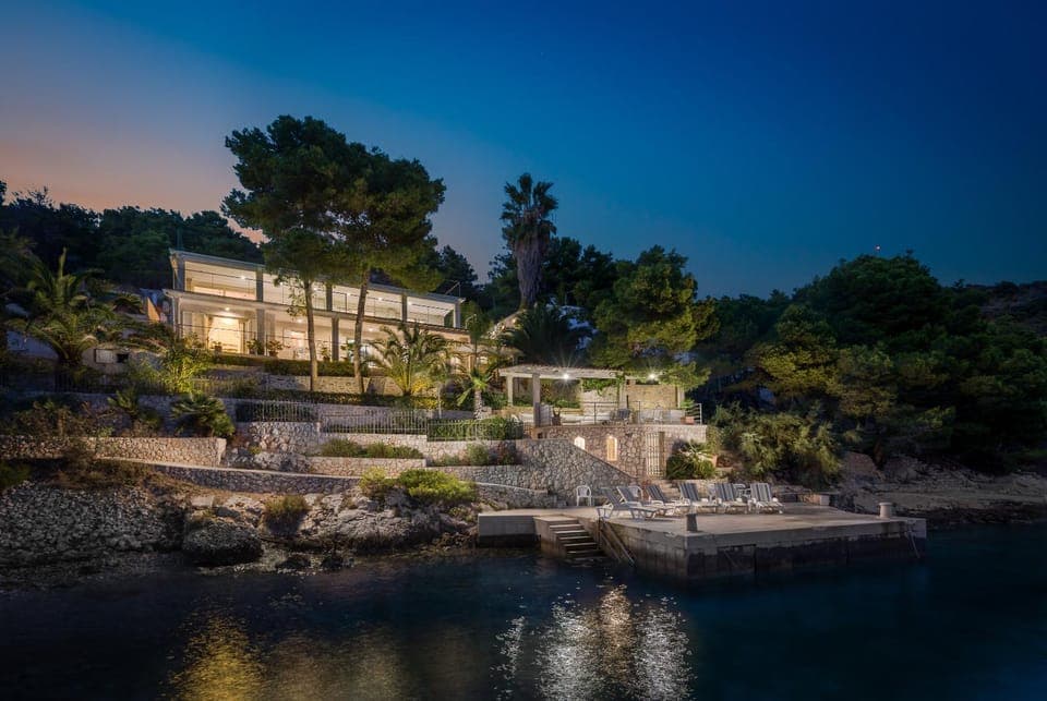 Property building, Patio, Natural landscape, Summer, Lounge or bar, Beach, On site, Sea view, Sunset