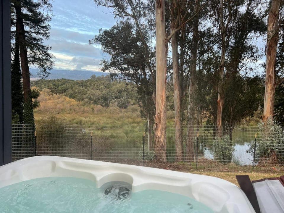 Hot Tub, Lake view, Mountain view