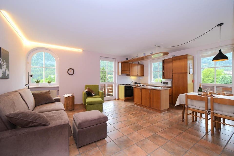 Day, Natural landscape, Living room, Mountain view, kitchen