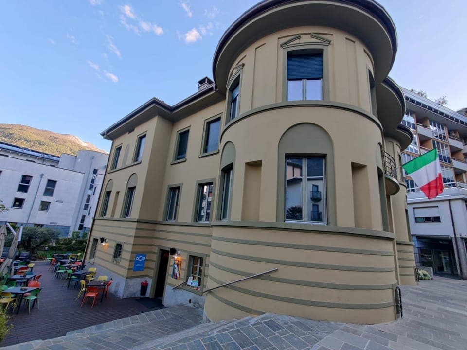 Property building, Neighbourhood, Street view