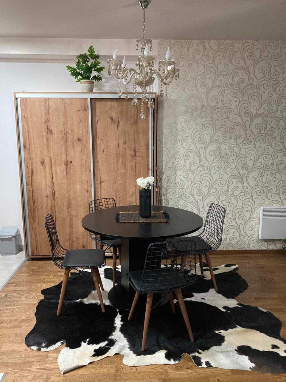 Seating area, Dining area