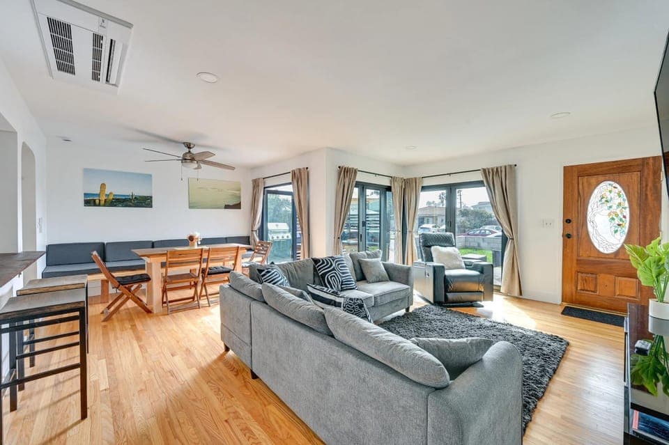 Communal lounge/ TV room, Living room