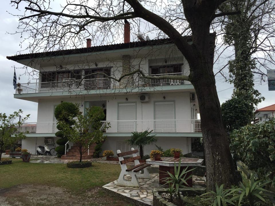Property building, Facade/entrance, Garden