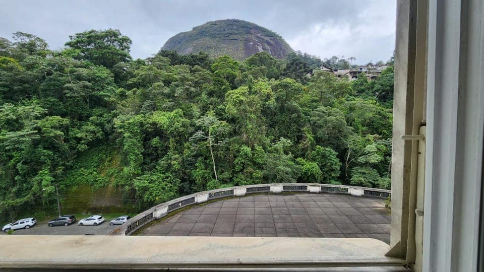 Nearby landmark, Day, Neighbourhood, Natural landscape, Mountain view