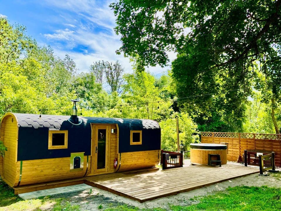 Spring, Day, Natural landscape, Garden, Sauna, Garden view