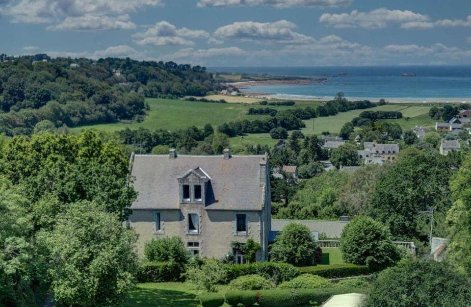 Property building, Natural landscape, Sea view
