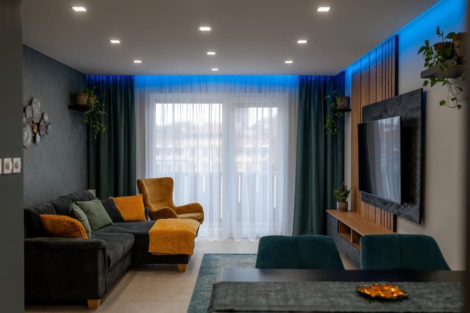 Communal lounge/ TV room, TV and multimedia, Living room, Seating area