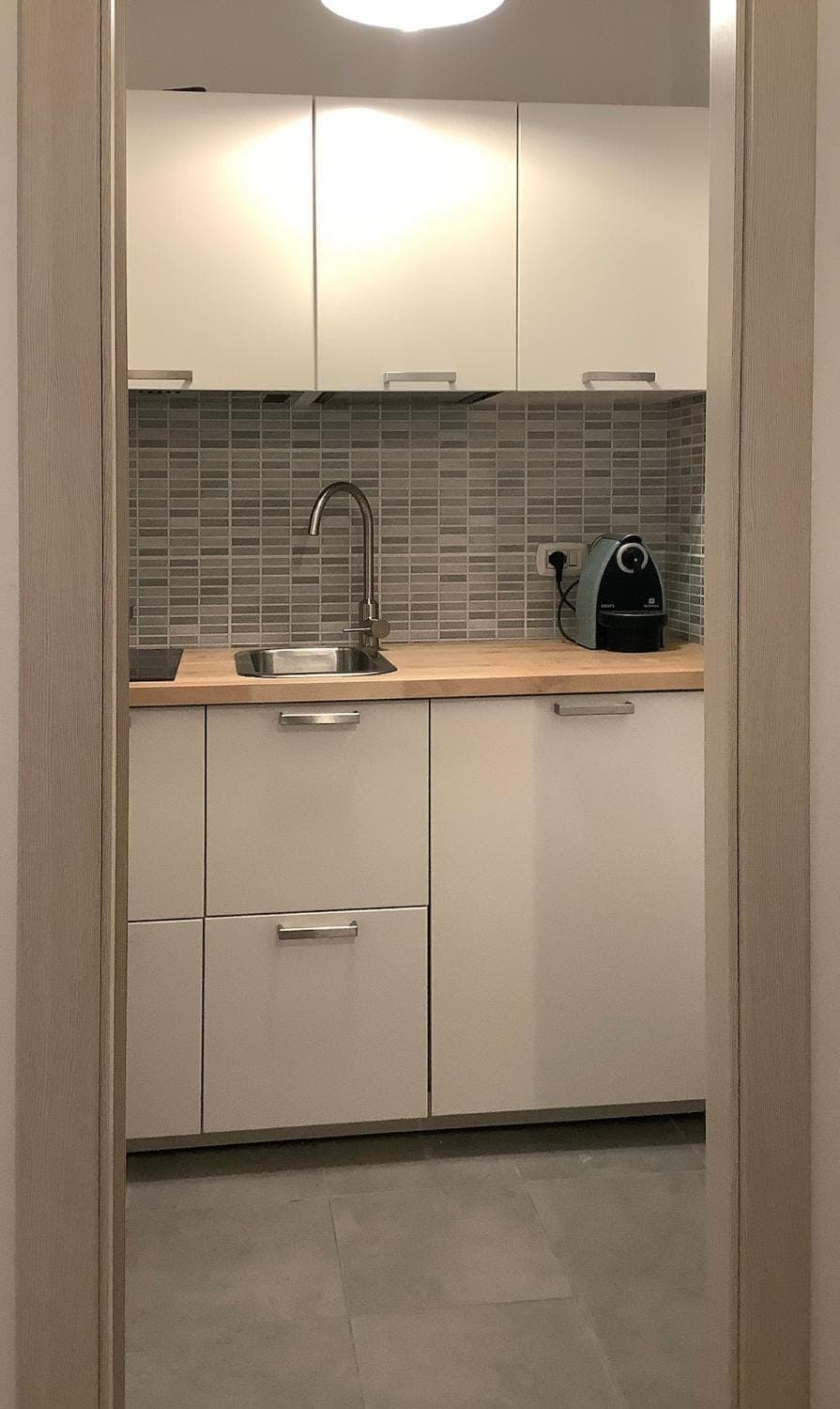 Coffee/tea facilities, Kitchen or kitchenette, stove