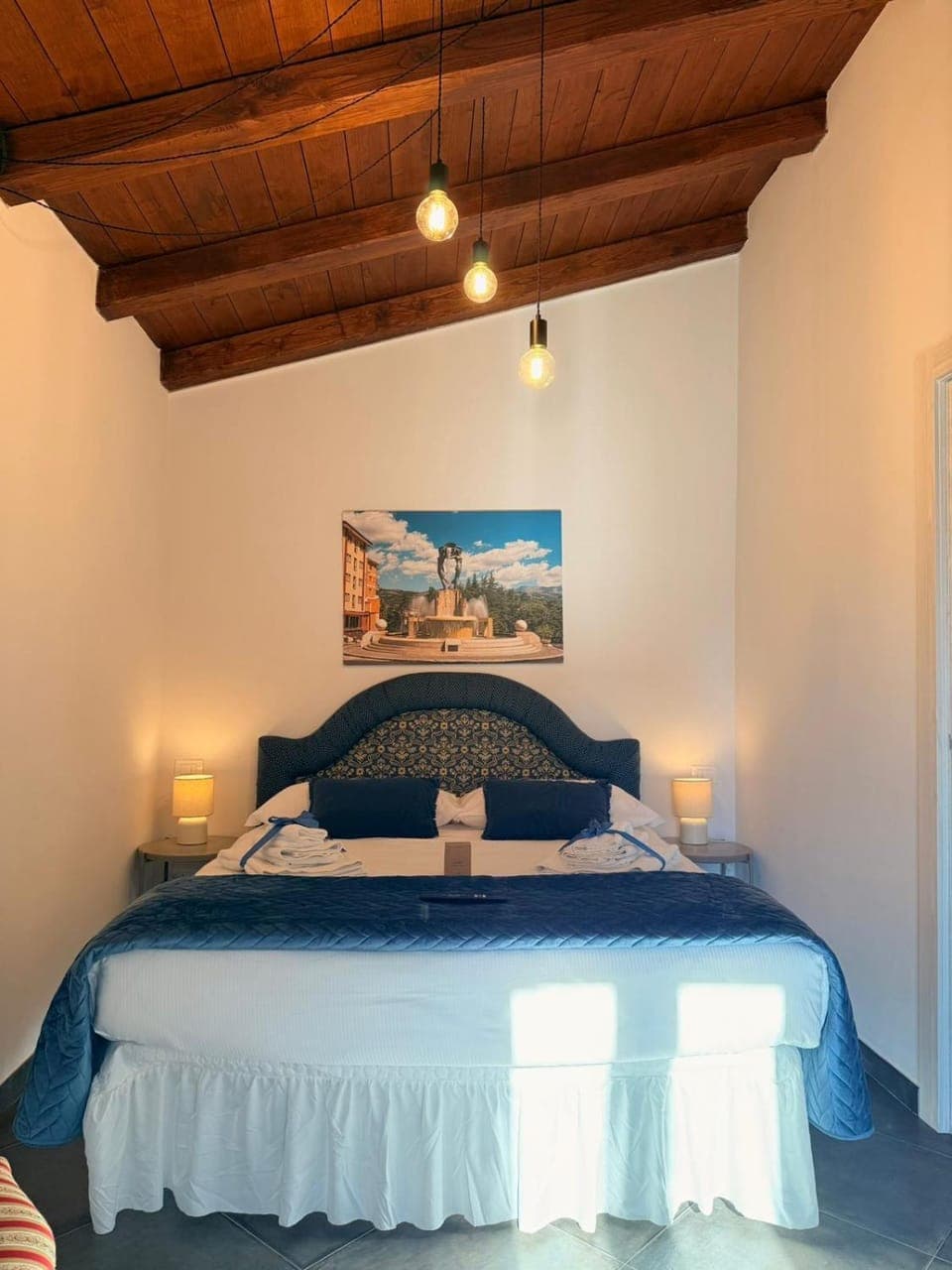 Decorative detail, Bedroom, towels