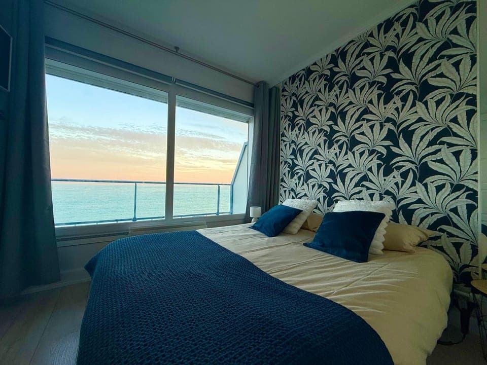 Bedroom, Sea view