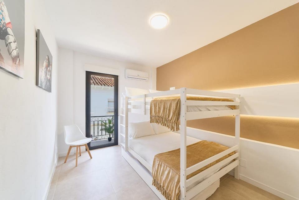 Bed, Bedroom, bunk bed