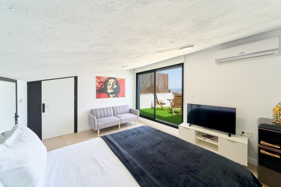 Bed, Balcony/Terrace, Bedroom