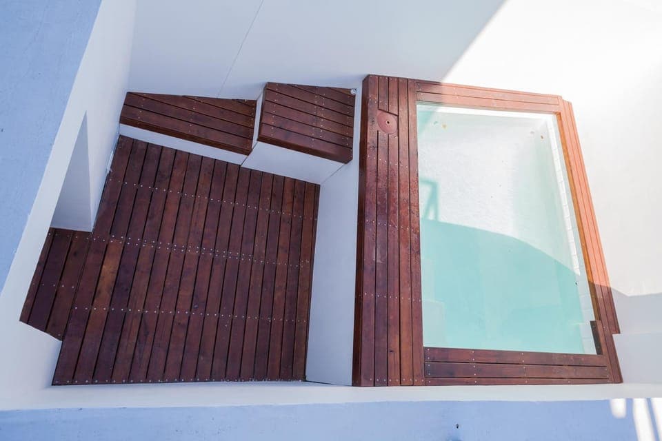 Swimming pool, Swimming pool