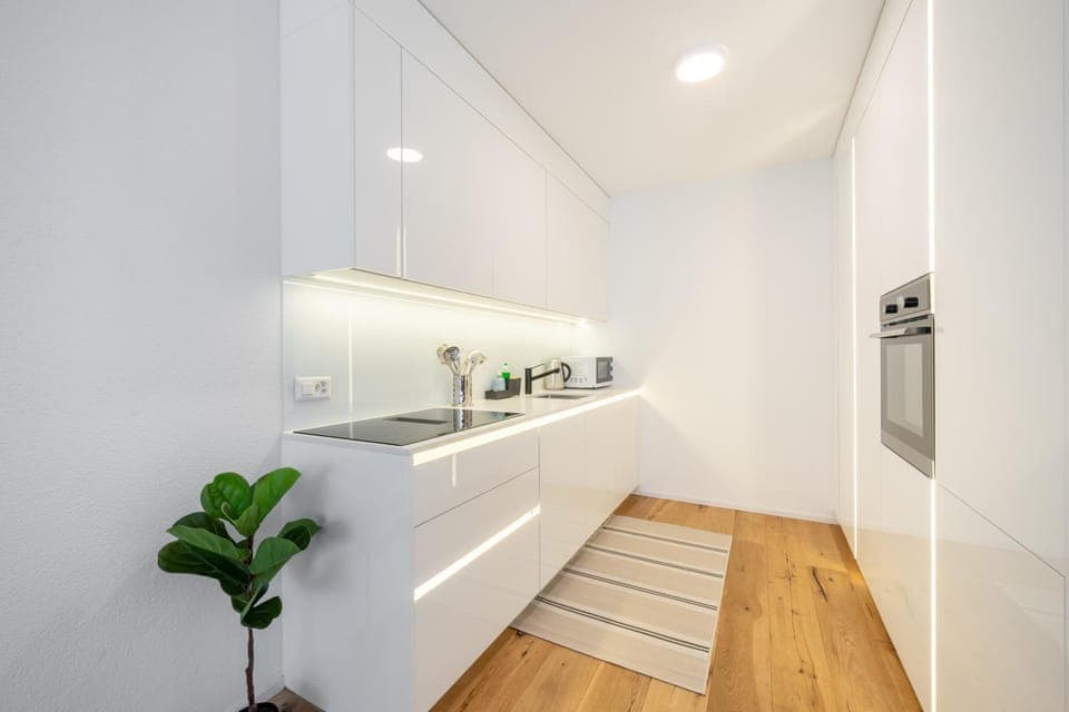 Coffee/tea facilities, Kitchen or kitchenette, dishwasher, microwave, oven, stove, toaster