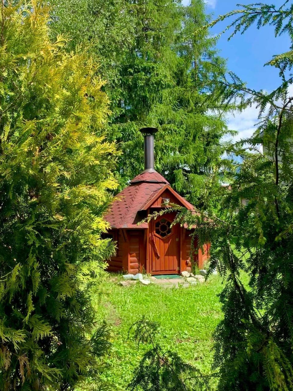 Property building, BBQ facilities, Garden