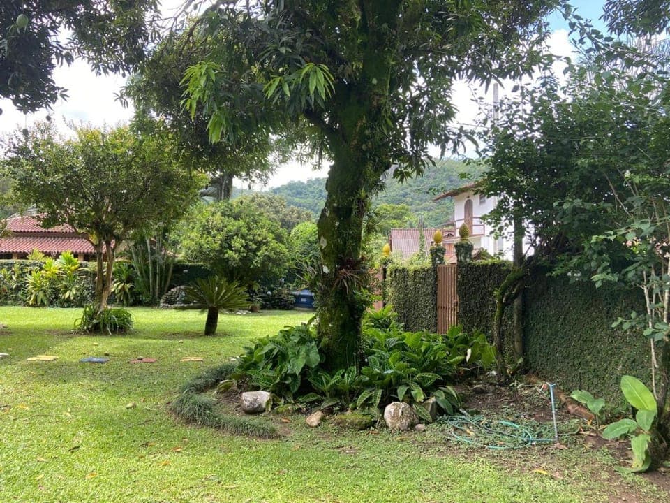 Linda casa no centro de Penedo House in Resende
