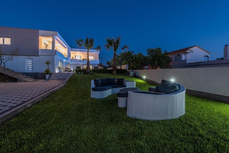 Night, Garden, Area and facilities, Area and facilities