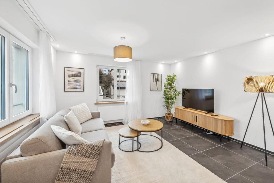 Communal lounge/ TV room, TV and multimedia, Living room, Seating area, furniture