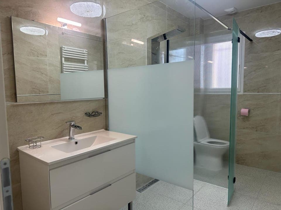 Shower, Toilet, Bathroom