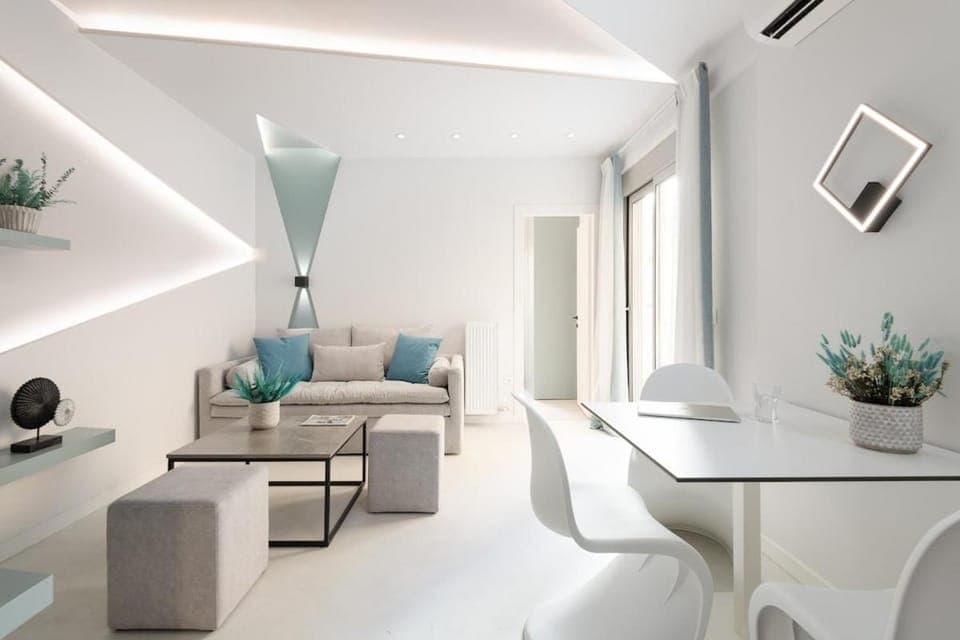 Living room, Dining area, air conditioner