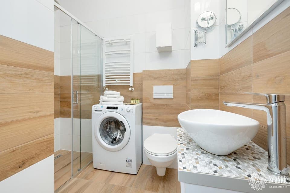 Bathroom, washing machine