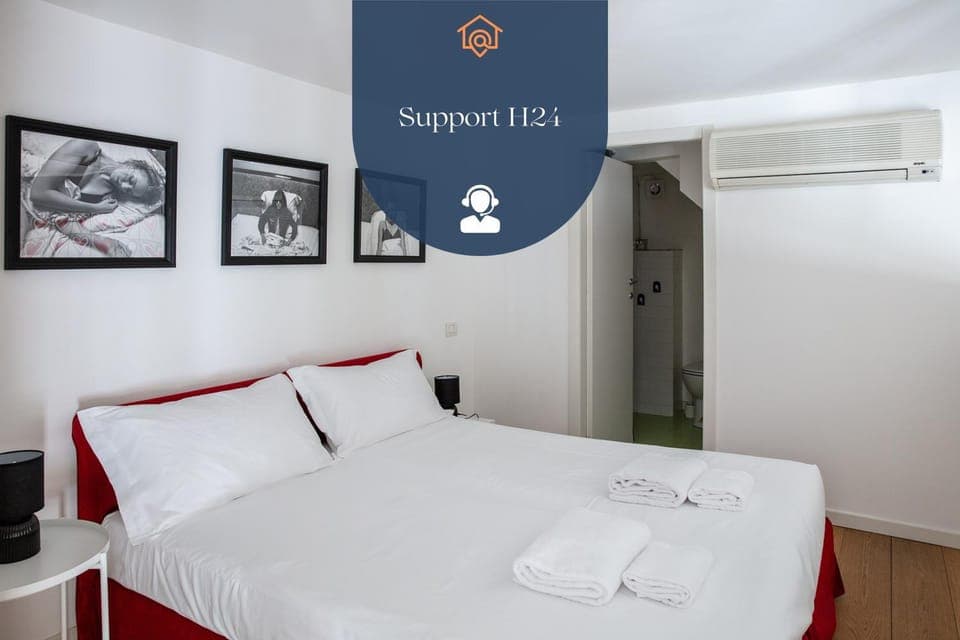 Bed, Bedroom, towels, air conditioner