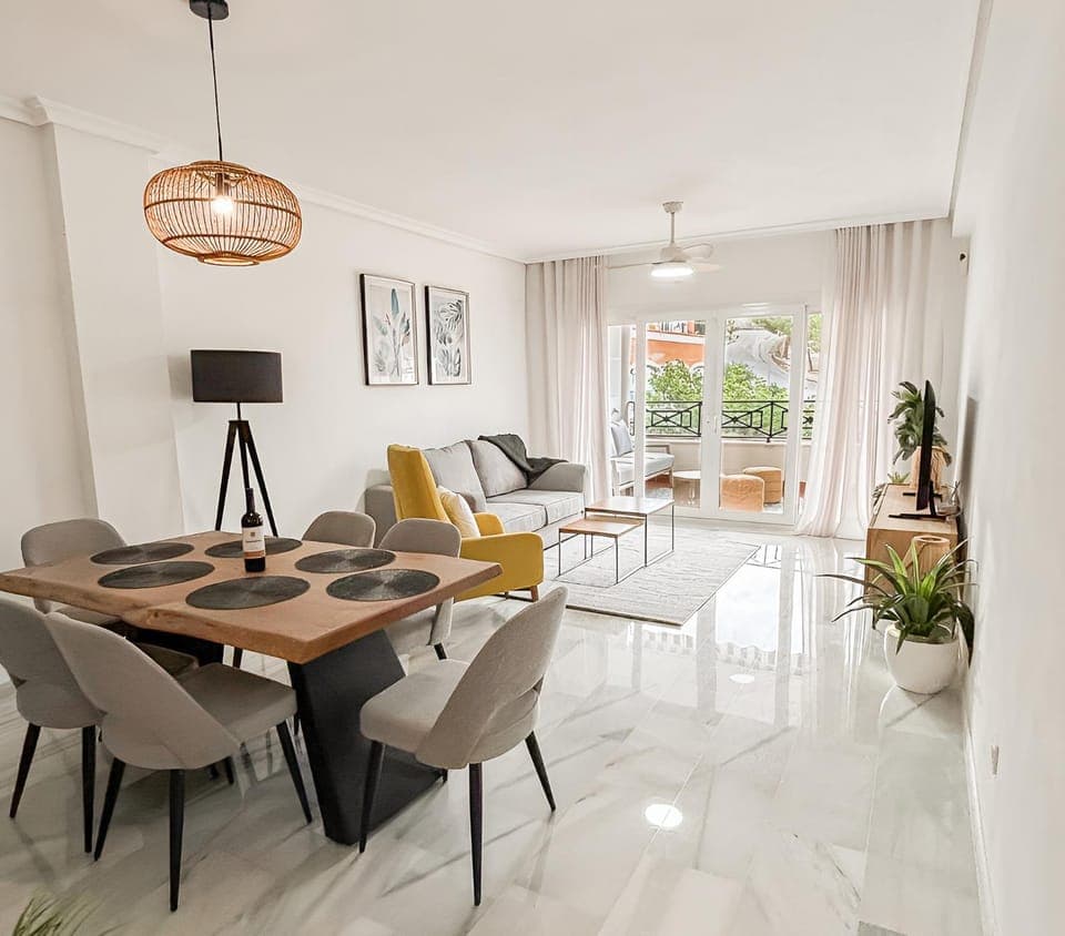 Living room, Dining area
