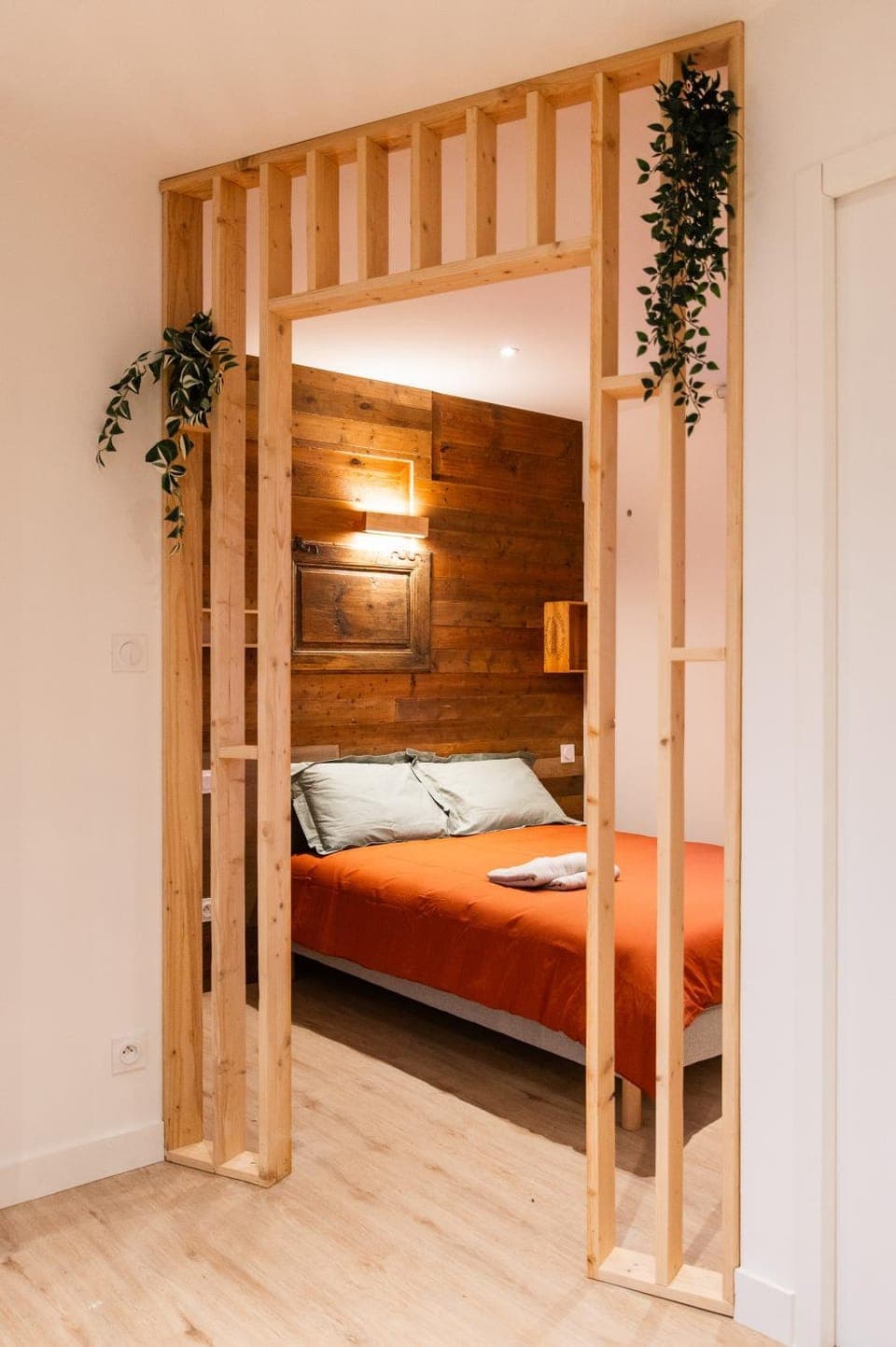 Bed, Photo of the whole room, Bedroom