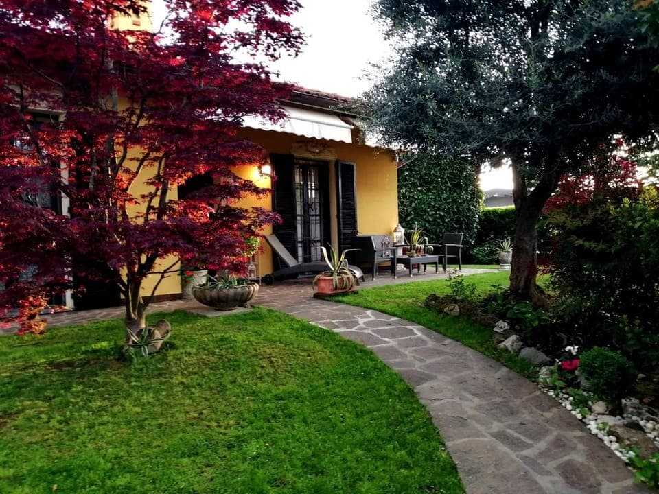 Property building, View (from property/room)